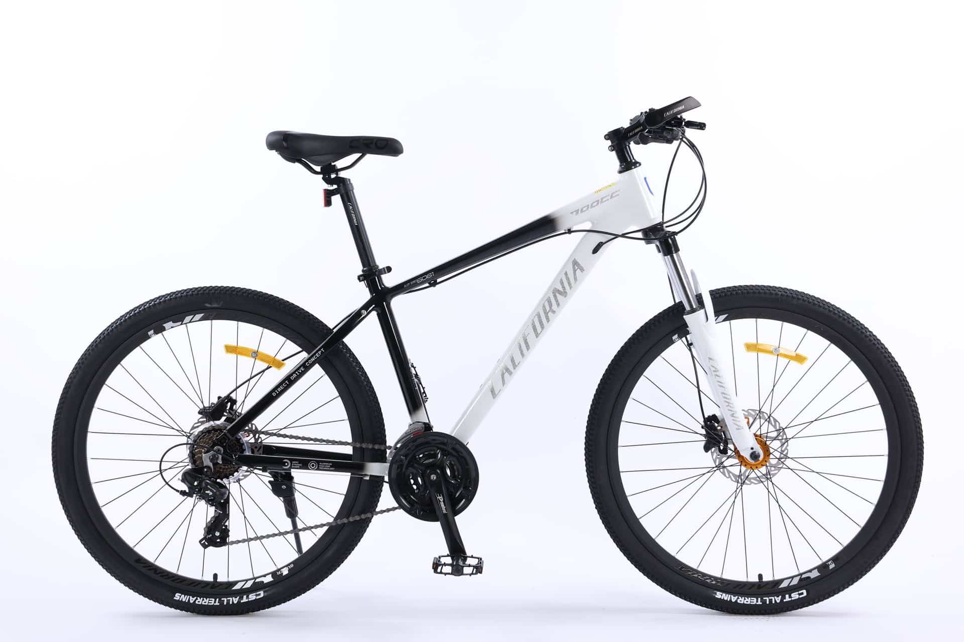 xe-dap-california-700cc-trang-den-1