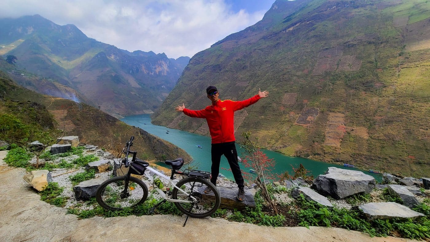 chang-trai-voi-uoc-mo- đạp xe -vong-quanh-the-gioi-1