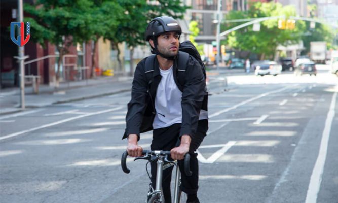 dap-xe-co-can-doi-mu-bao-hiem-khong